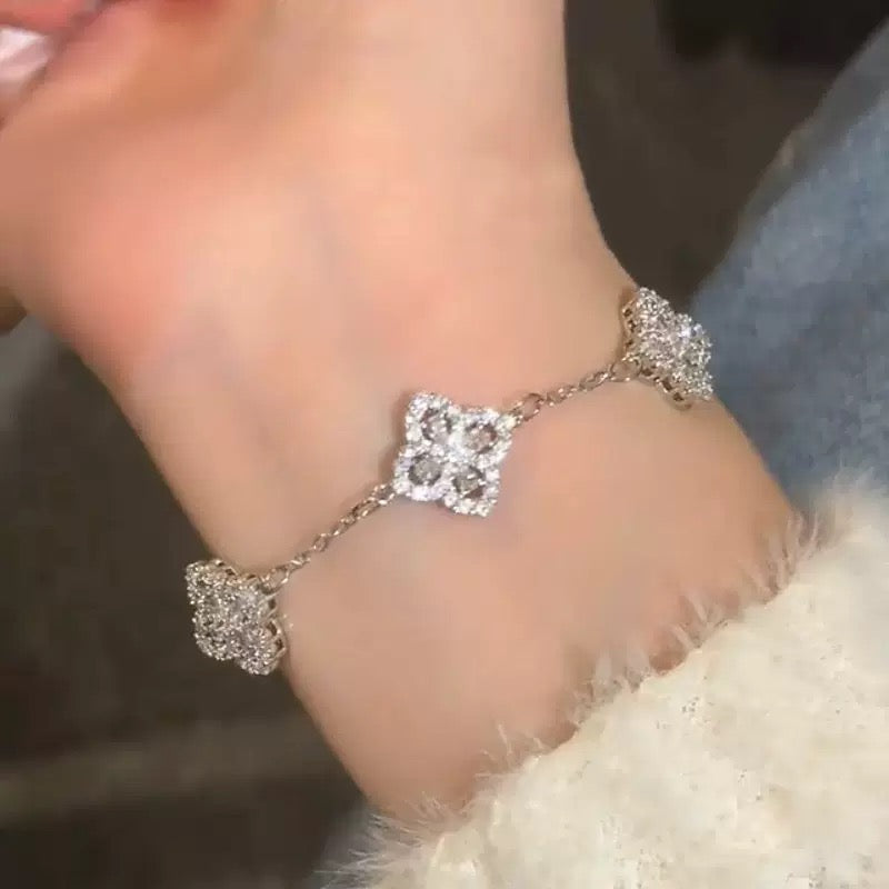 Luxury Four Leaf Clover Bracelet