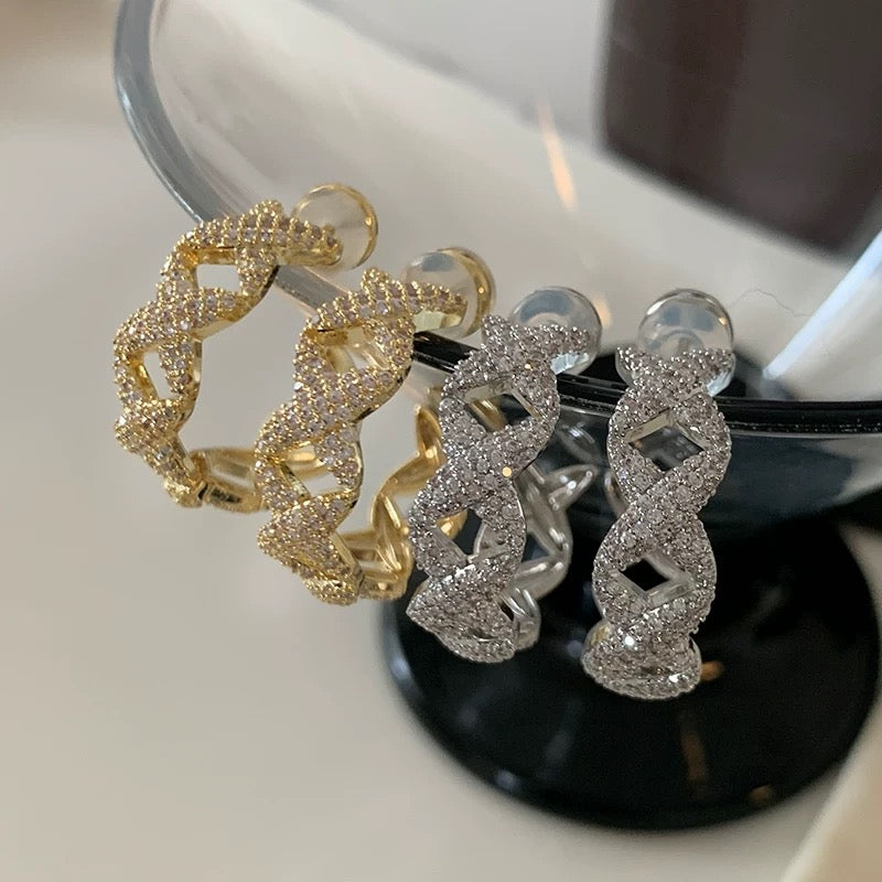 VKEG05 Trendy C-Shaped Star Design 24K Gold Plated Earrings