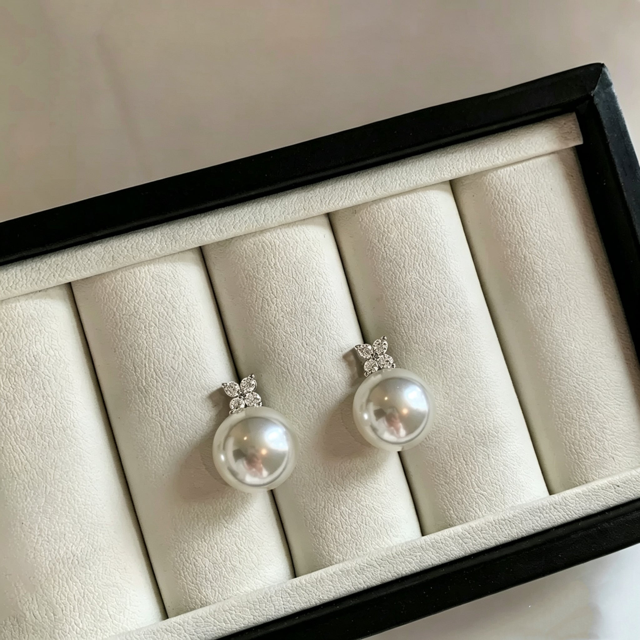 S925 Sterling Silver Four Leaf Pearl Earrings