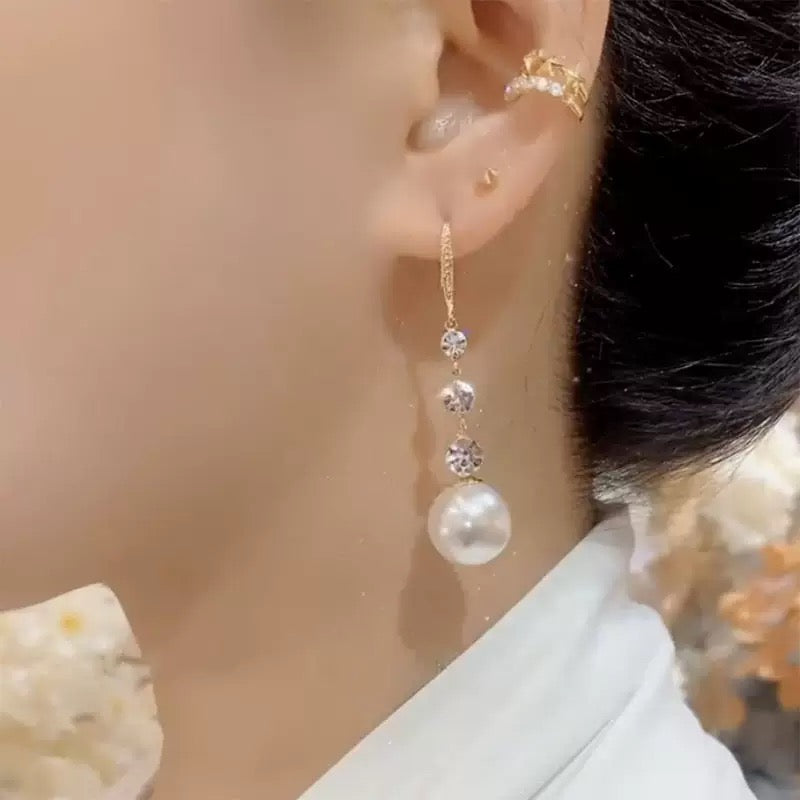 Elegant Crystal Zircon with White Pearls Earrings