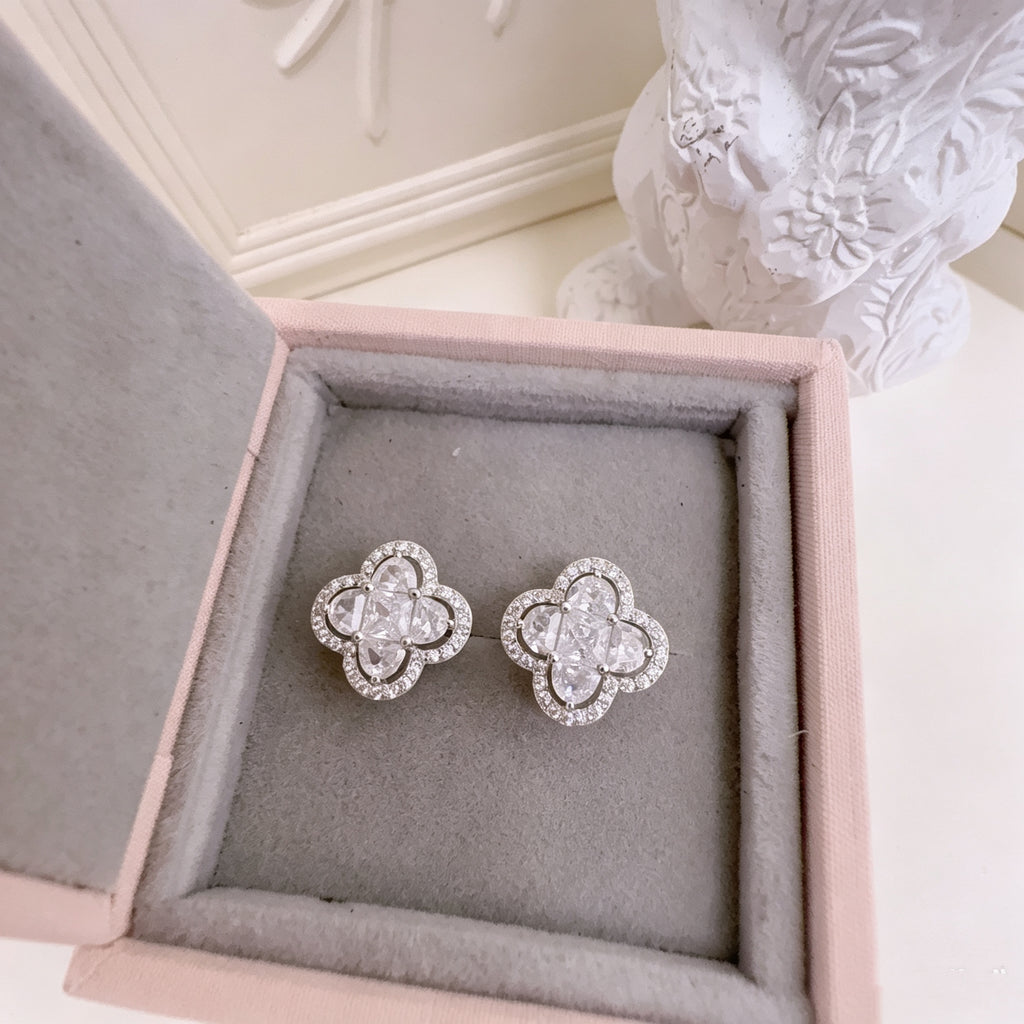 S925 Sterling Silver Luxury Clover Earrings