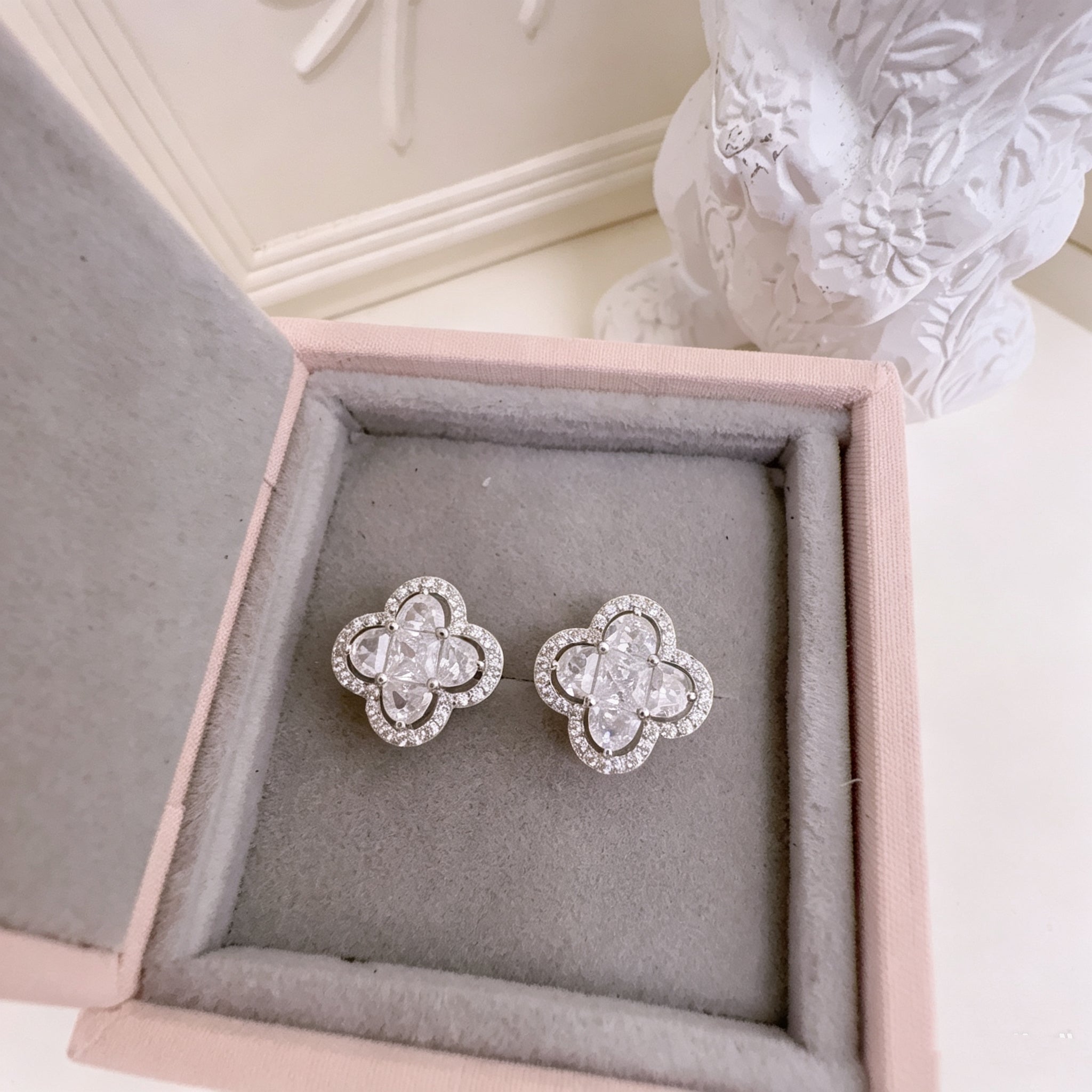 S925 Sterling Silver Luxury Clover Earrings