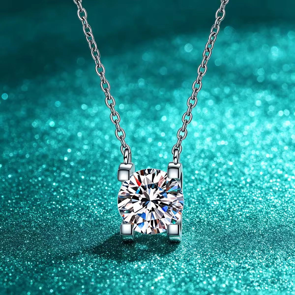S925 Sterling Silver Classic Four-Prong Bull Head Moissanite Pendant Necklace