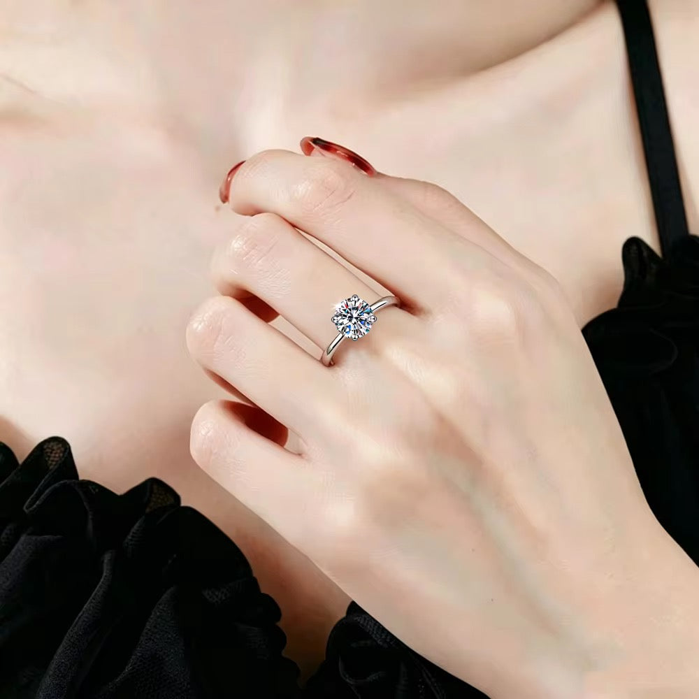 S925 Sterling Silver Classic Four-Prong Moissanite Ring | 1CT & 2CT